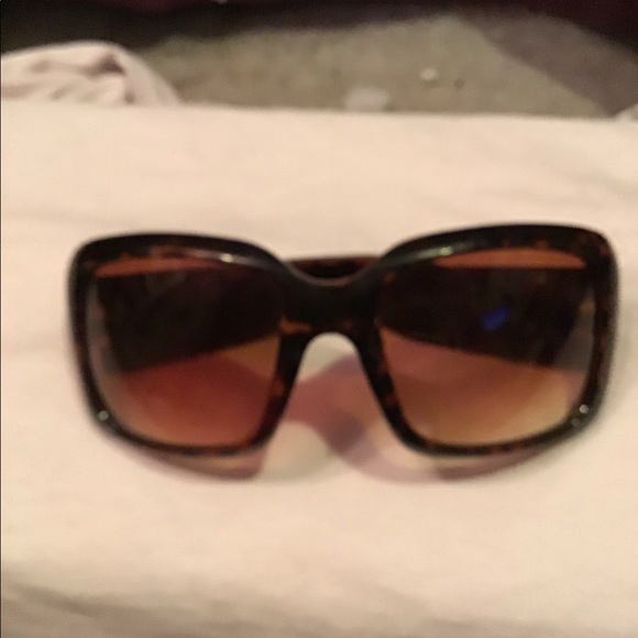 Accessories - Ladies boutique style,sunglasses